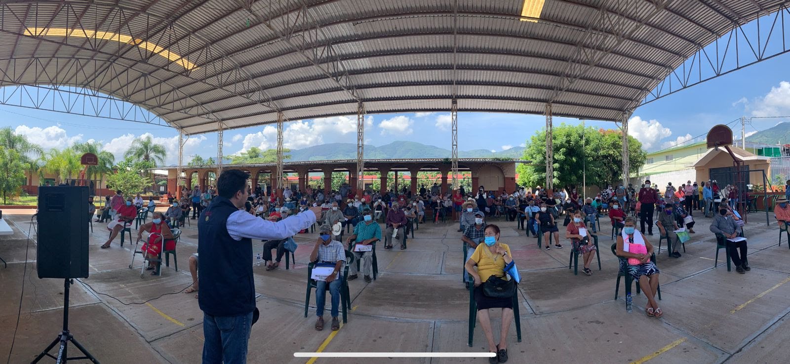 Entregan programas para el Bienestar en Aguililla | - Vimarsana News