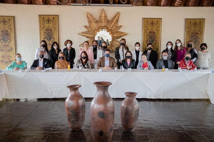 Alfonso Martínez Alcázar alcalde electo, se reunió con mujeres empresarias. | - Vimarsana News